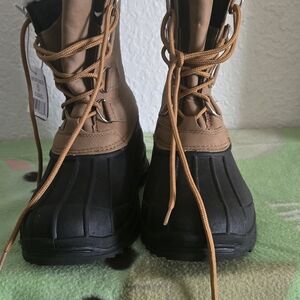 Tundra Black and Tan Winter Boots